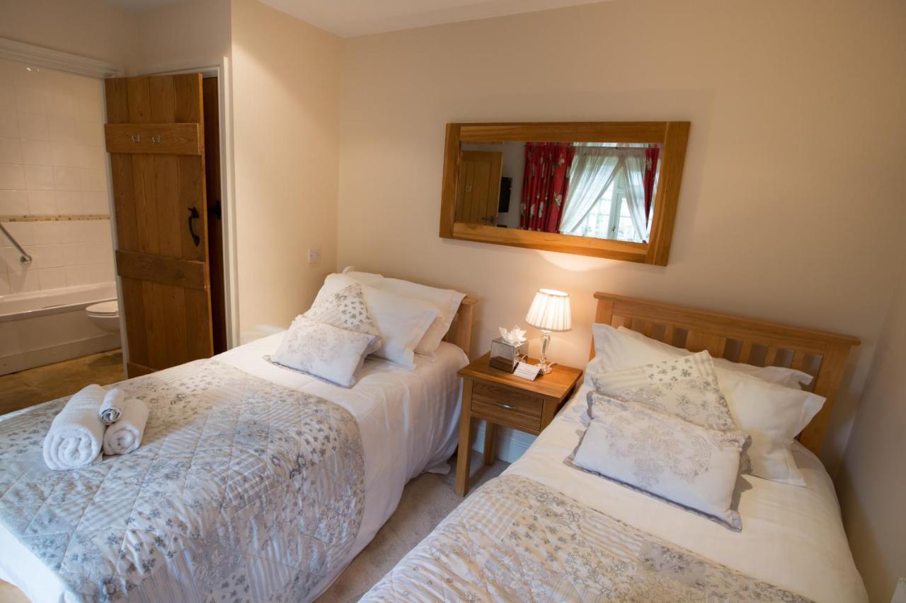 The Old Brewhouse Bed & Breakfast Cirencester Oda fotoğraf