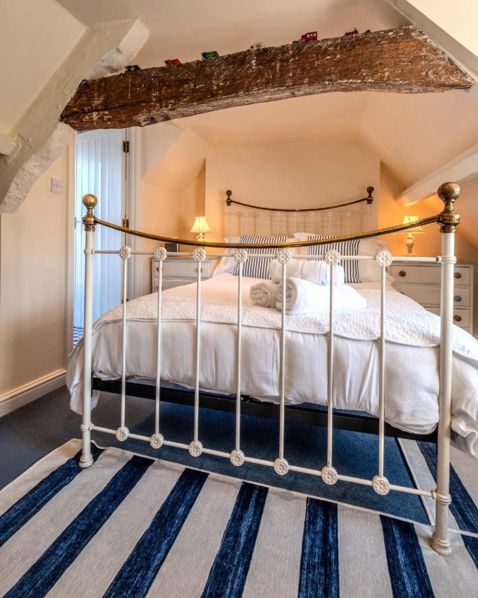 The Old Brewhouse Bed & Breakfast Cirencester Oda fotoğraf
